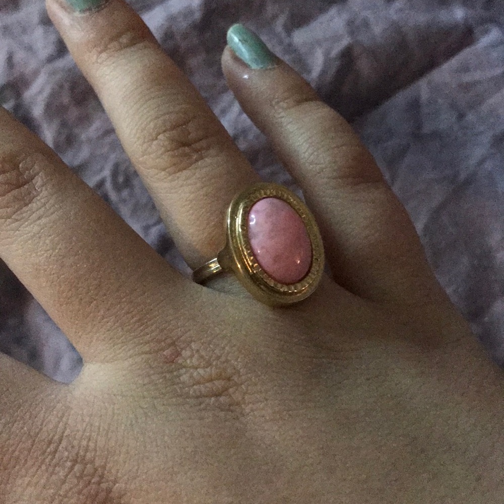 Vintage ring with pink stone